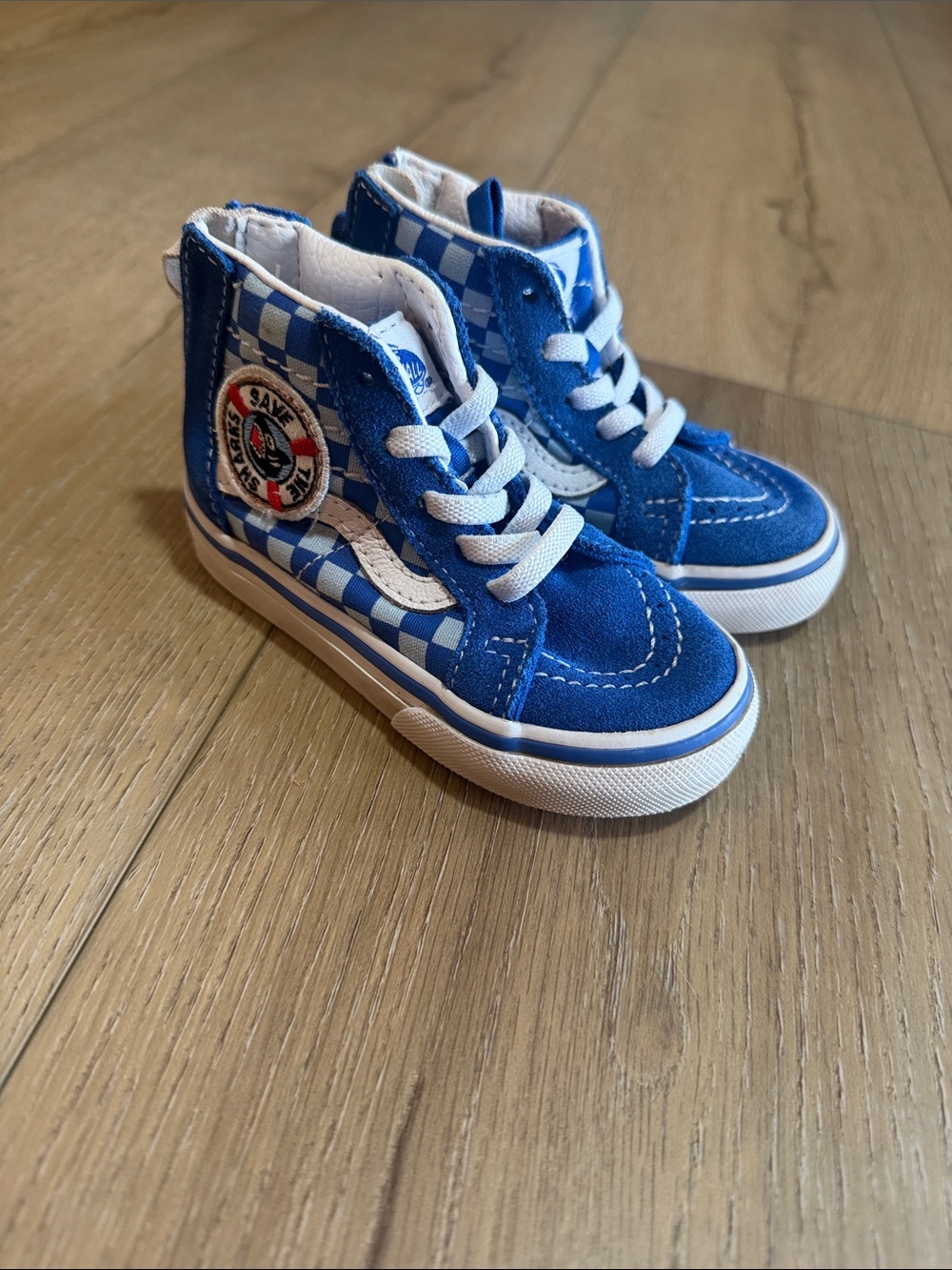 Shark week high tops Vans| Size 6c